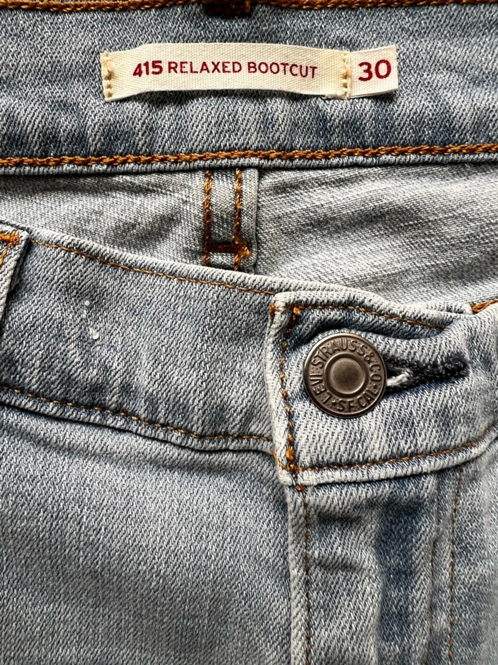 Levi’s Women’s 415 Relaxed Bootcut Distressed Denim Jeans - Picture 9 of 13